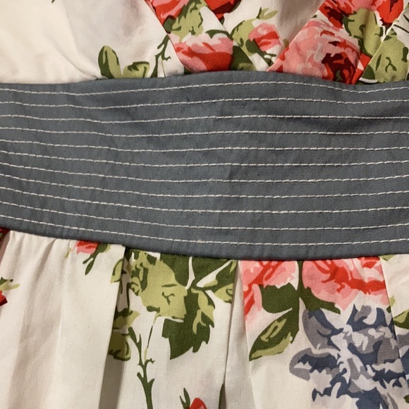 Springtime strapless dress - Picture 2 of 6